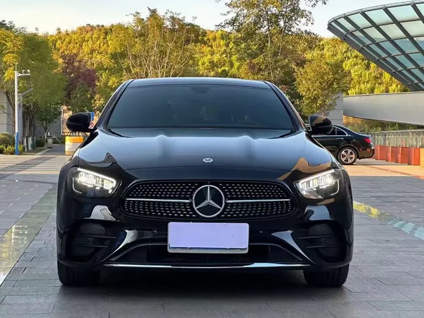 Mercedes-Benz E-Class 2022 г. 63090 км. — фото 2