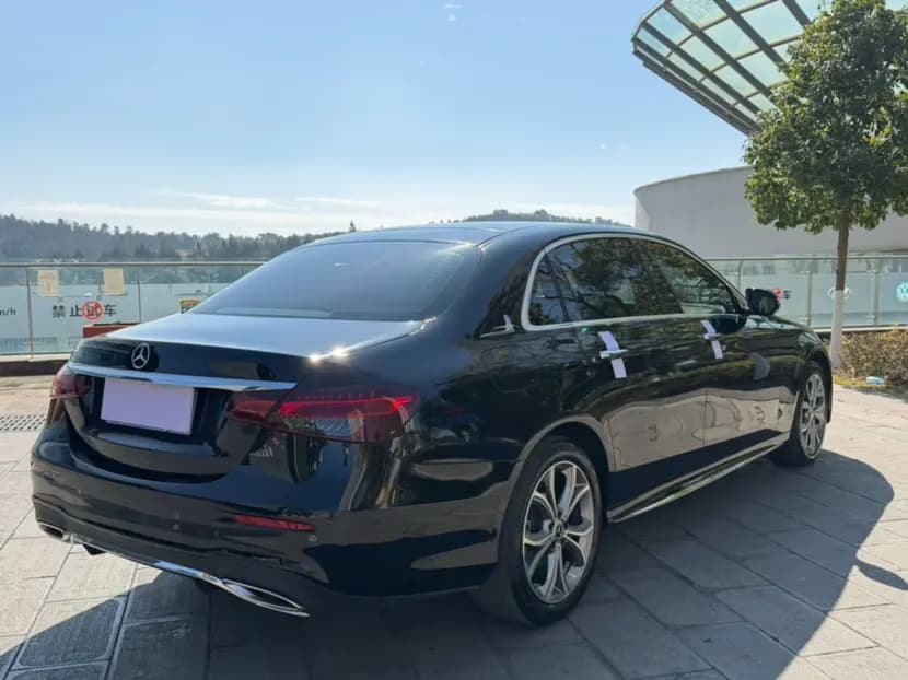 Mercedes-Benz E-Class 2022 г. 63090 км. — фото 4