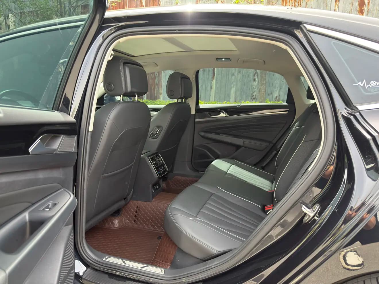 Volkswagen Passat 2024 г. 50034 км. — фото 13