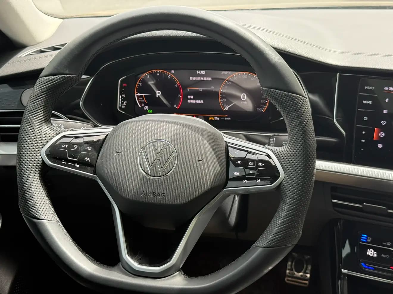 Volkswagen Passat 2024 г. 50034 км. — фото 10