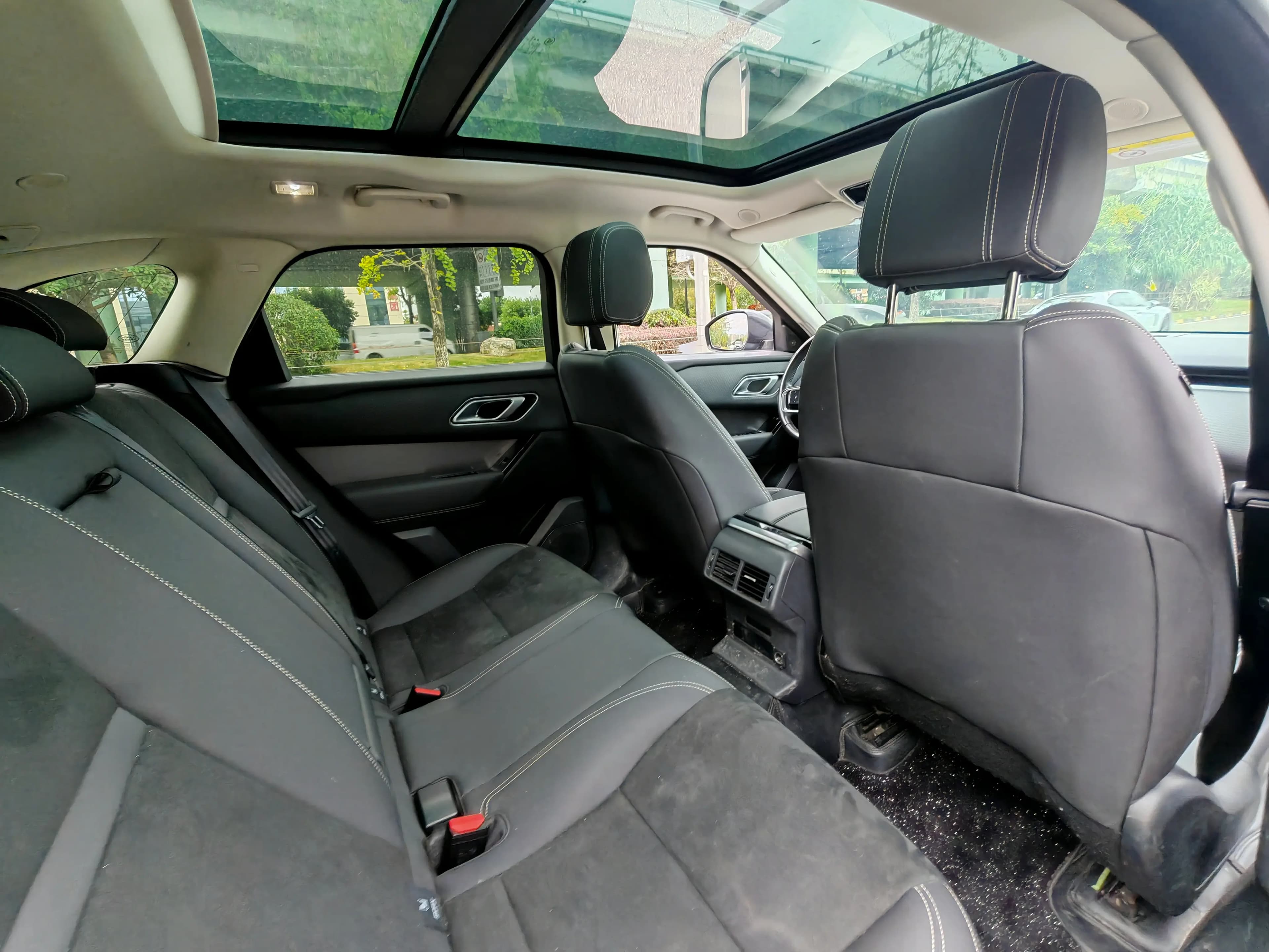 Land Rover Range Rover Velar 2021 г. 70128 км. — фото 9