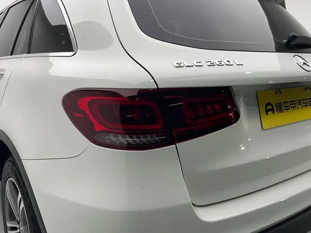 Mercedes-Benz GLC 2021 г. 68200 км. — фото 13