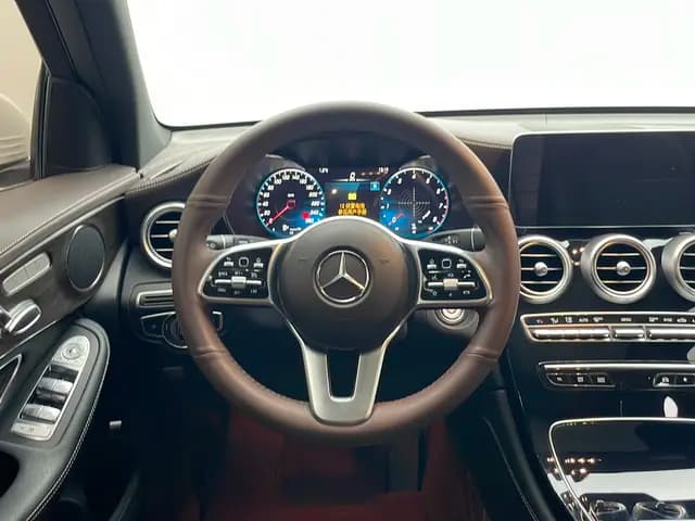 Mercedes-Benz GLC 2021 г. 68200 км. — фото 16
