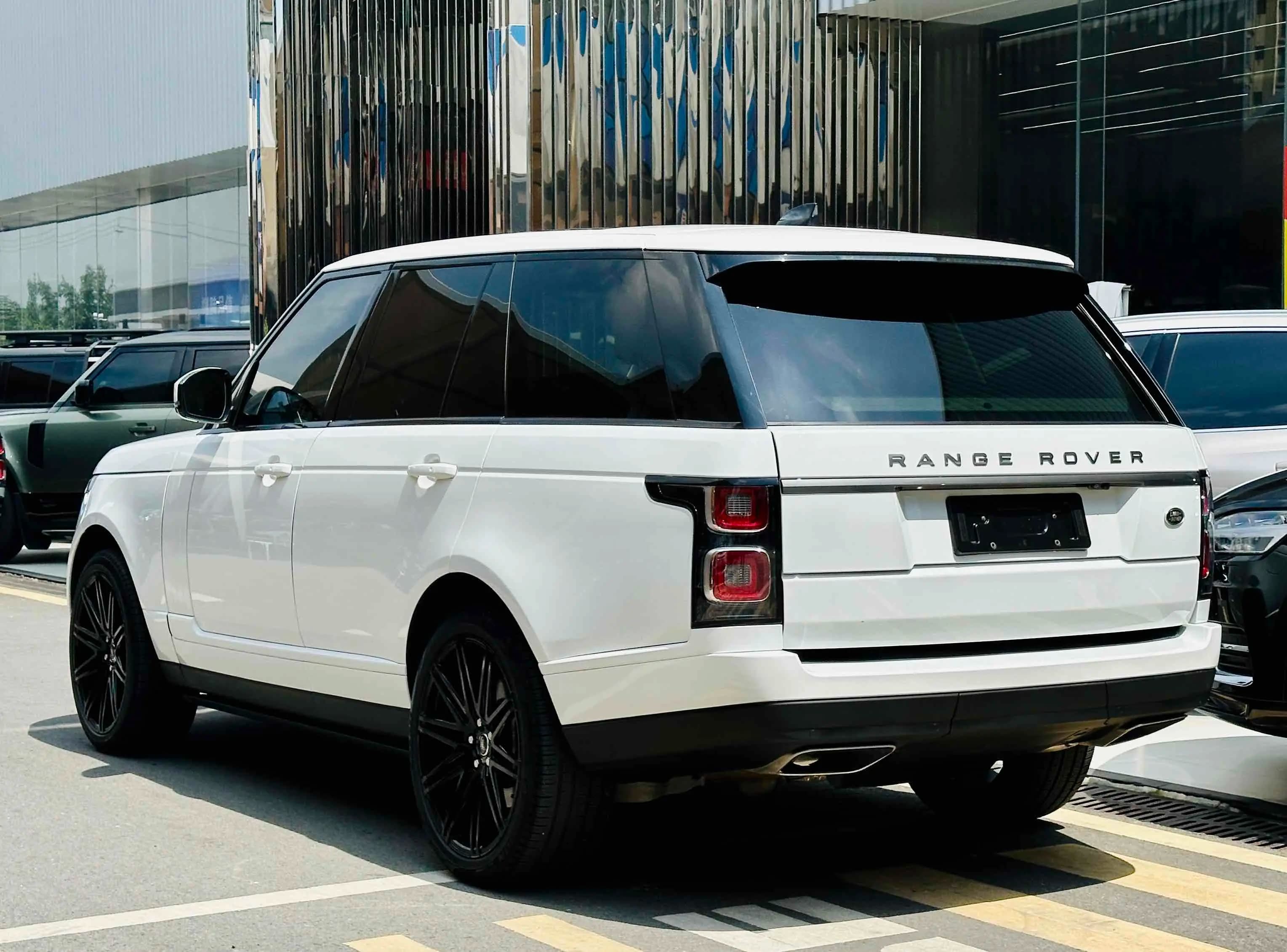 Land Rover Range rover 2021 г. 48106 км. — фото 3