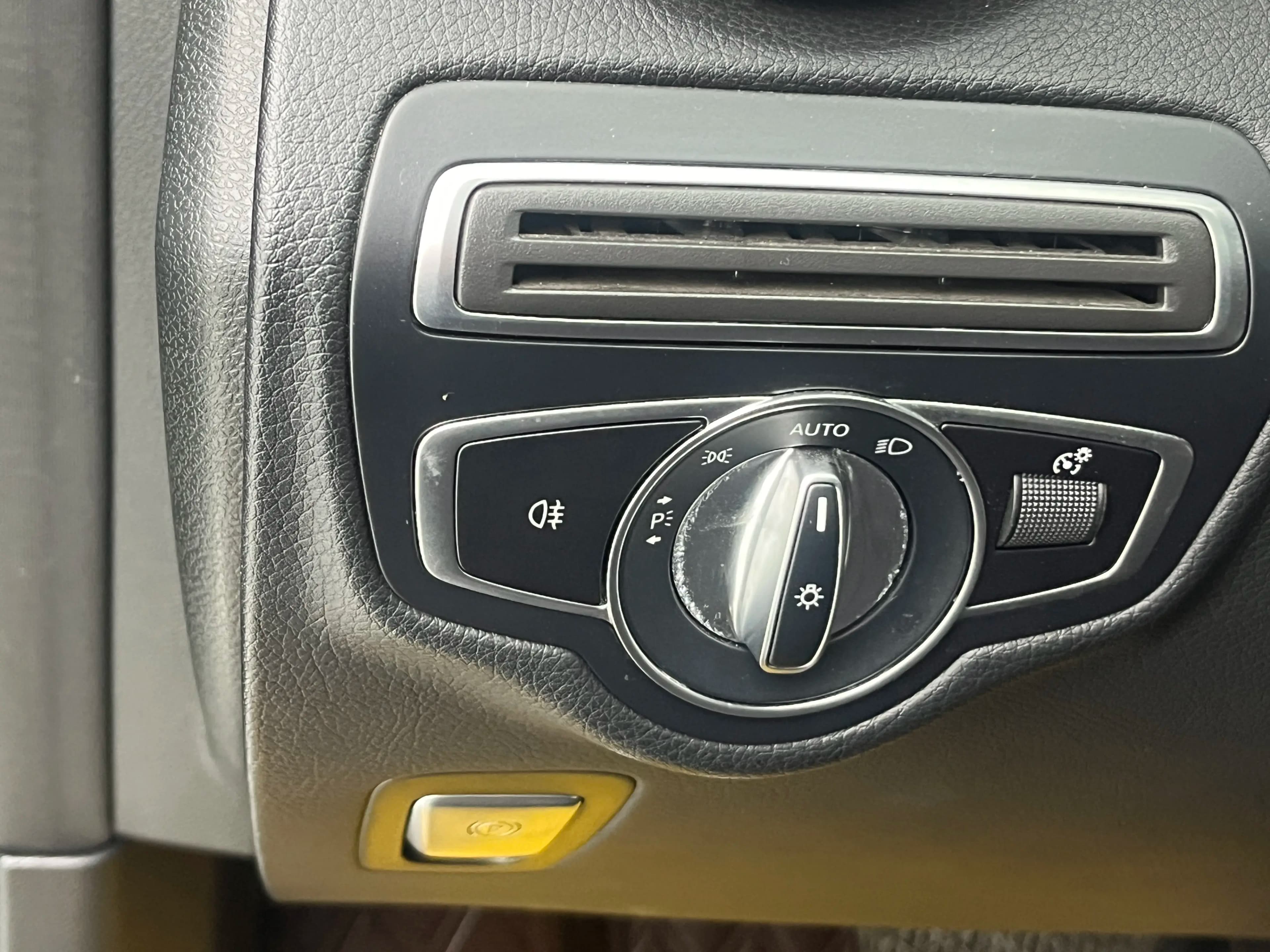 Mercedes-Benz GLC 2022 г. 80300 км. — фото 17
