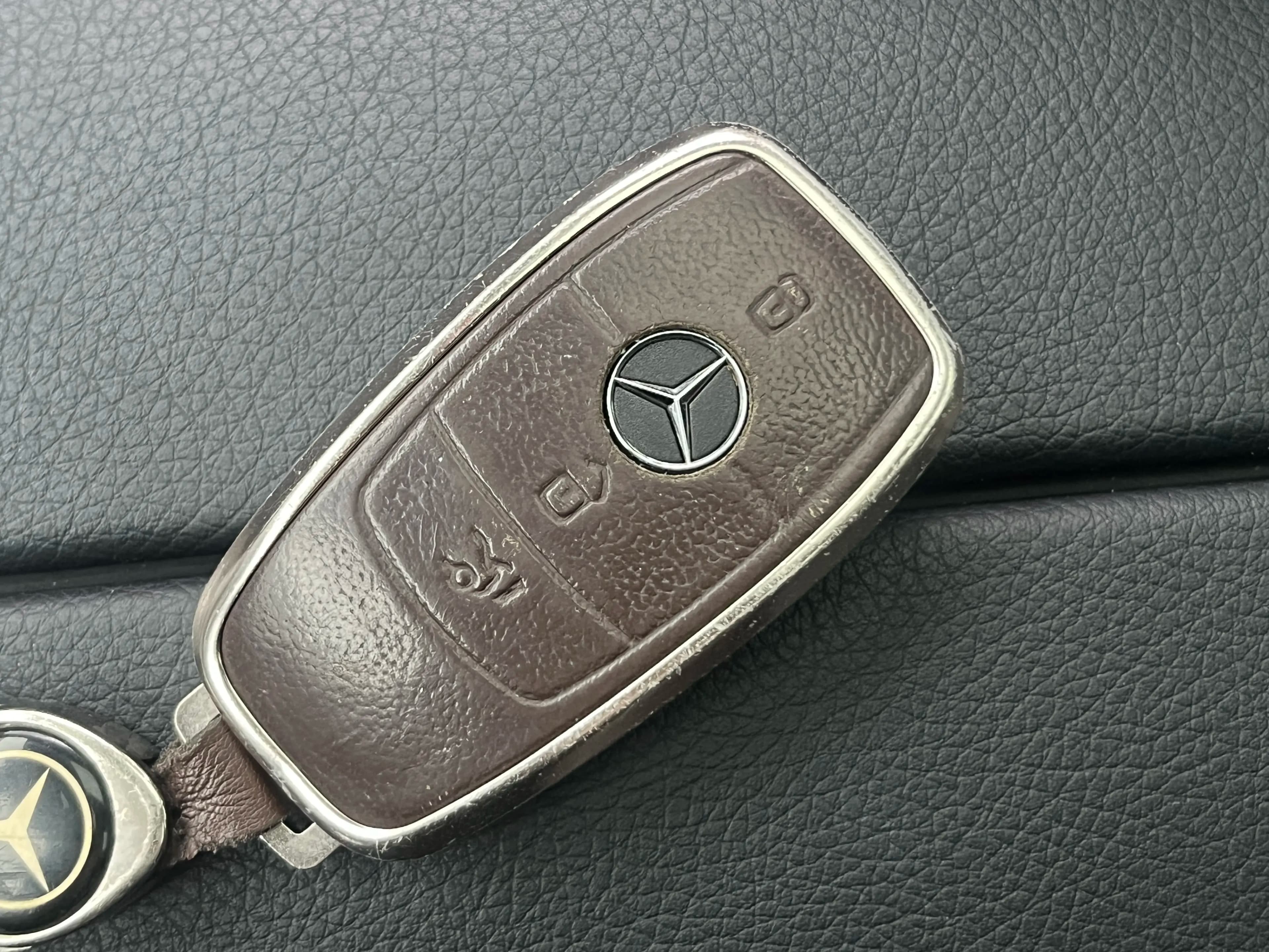 Mercedes-Benz GLC 2022 г. 80300 км. — фото 10