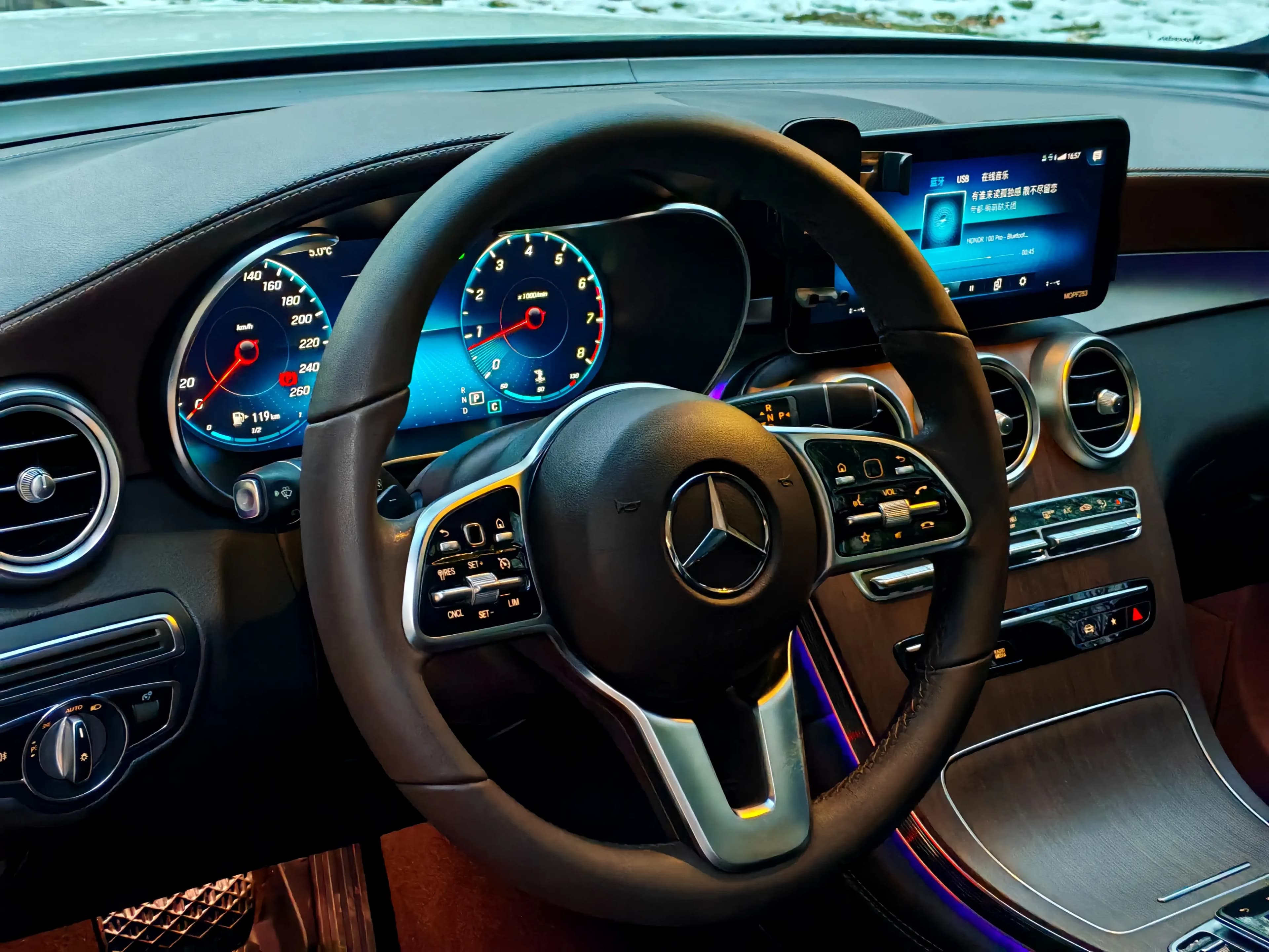 Mercedes-Benz GLC 2021 г. 46000 км. — фото 13