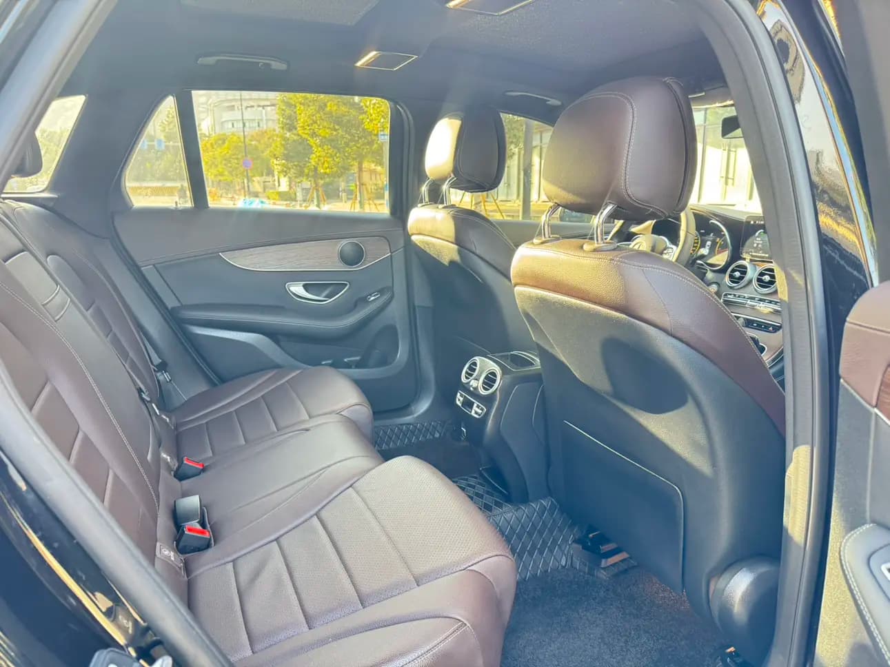 Mercedes-Benz GLC 2022 г. 95800 км. — фото 12