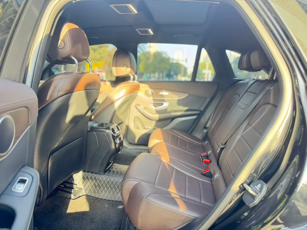 Mercedes-Benz GLC 2022 г. 95800 км. — фото 15