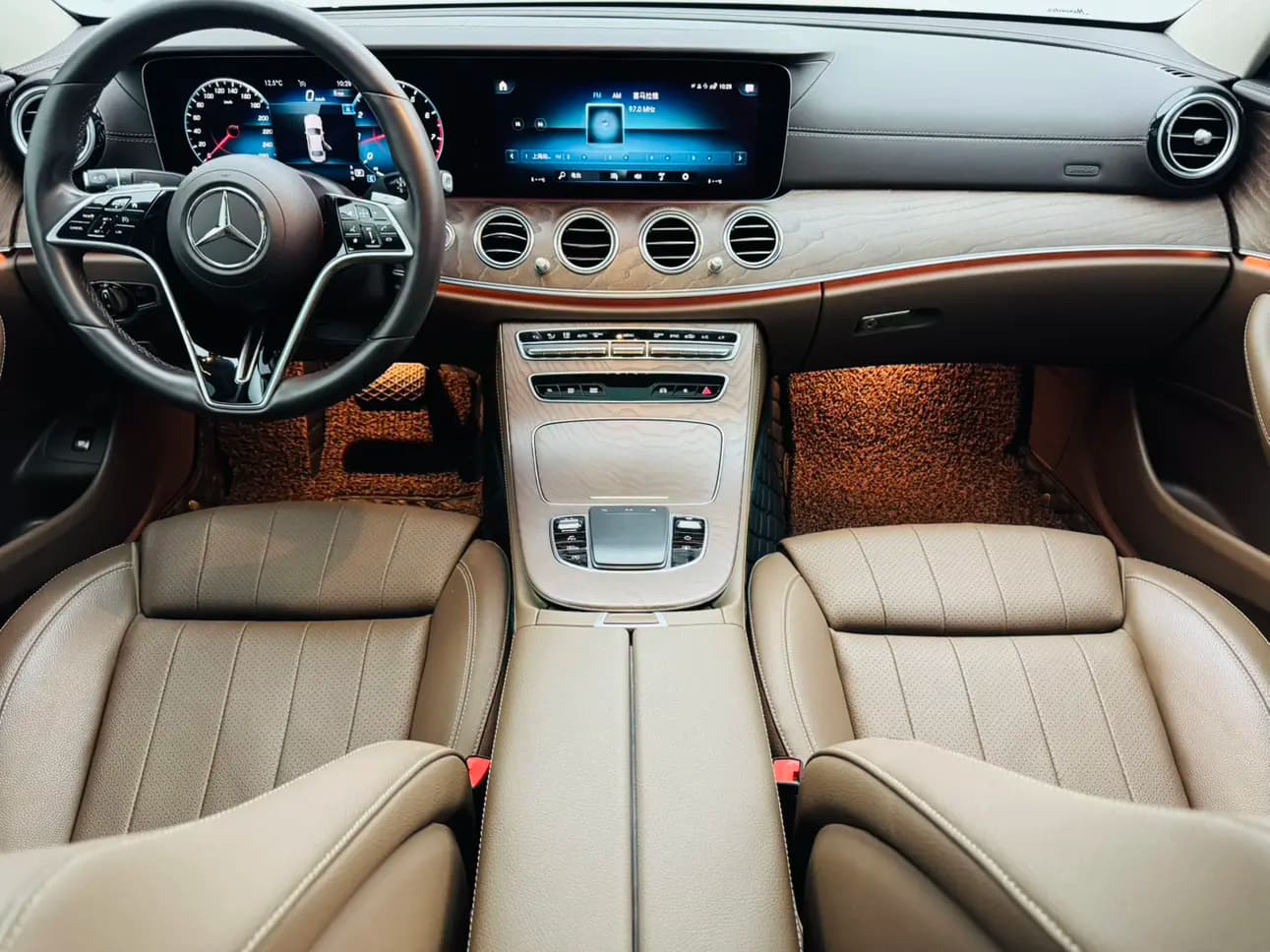 Mercedes-Benz E-Class 2022 г. 22095 км. — фото 15