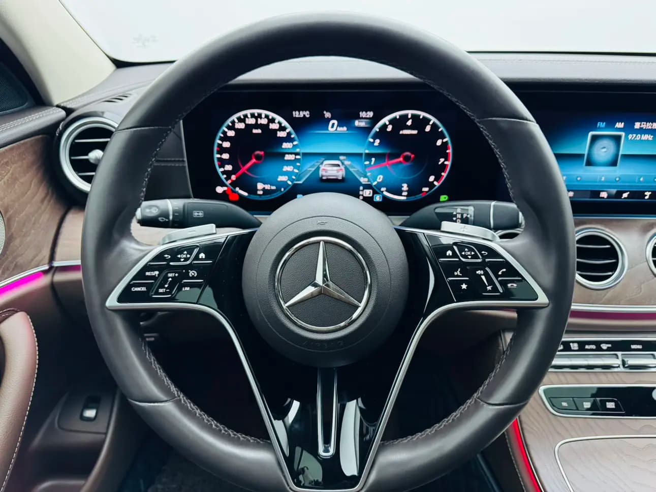 Mercedes-Benz E-Class 2022 г. 22095 км. — фото 17