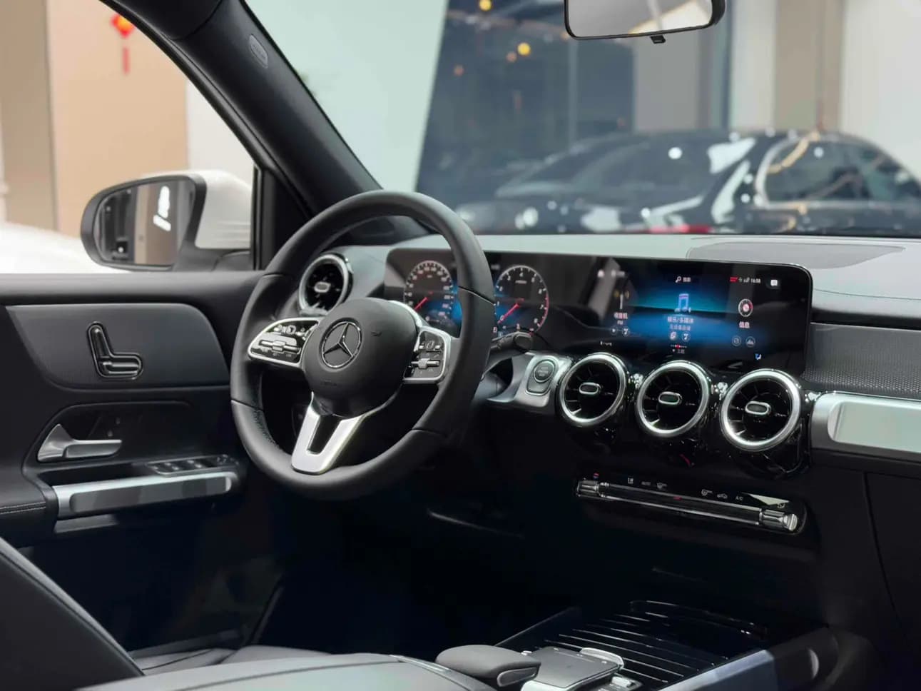 Mercedes-Benz GLB 2022 г. 12068 км. — фото 15