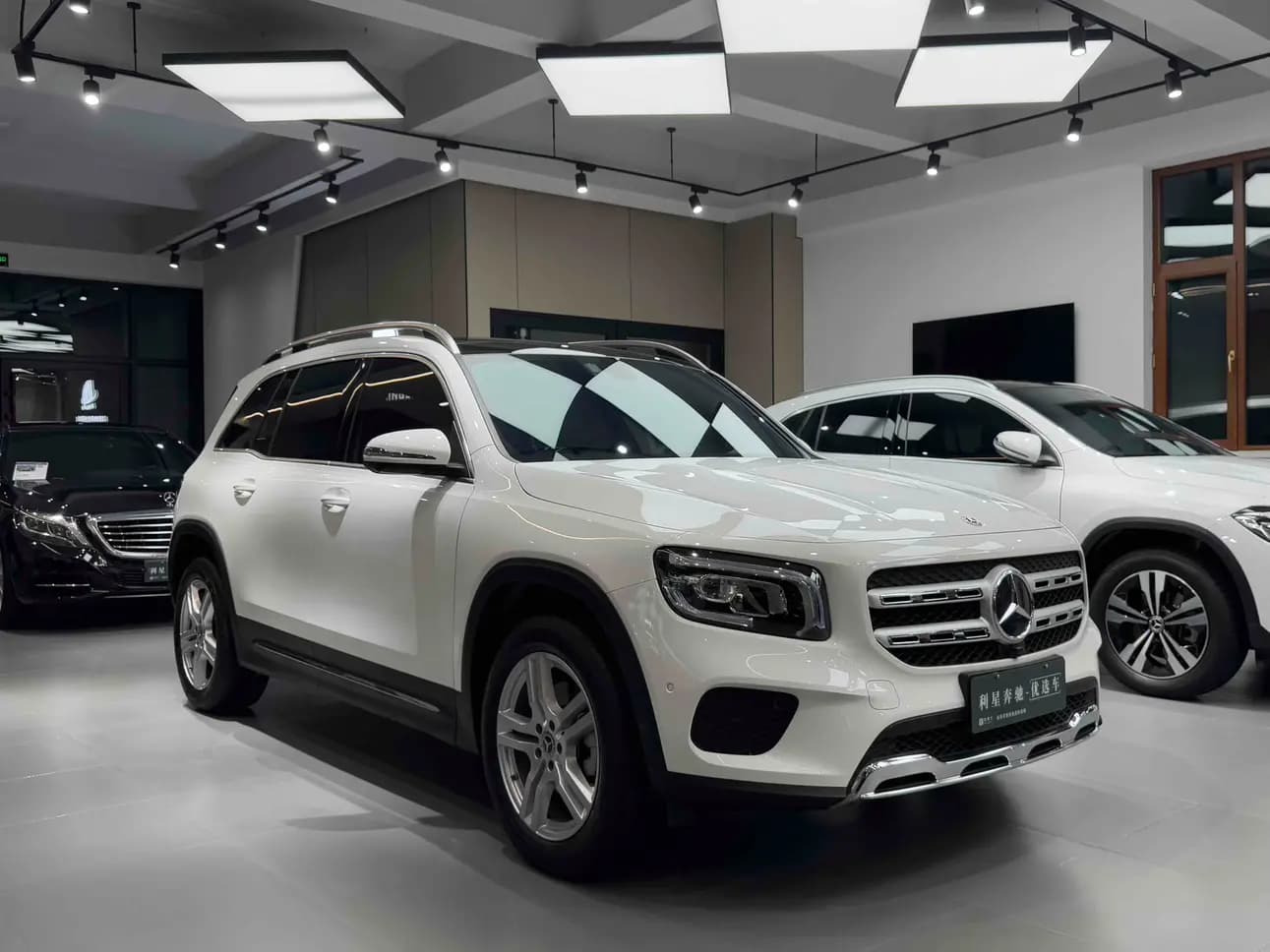 Mercedes-Benz GLB 2022 г. 12068 км. — фото 3