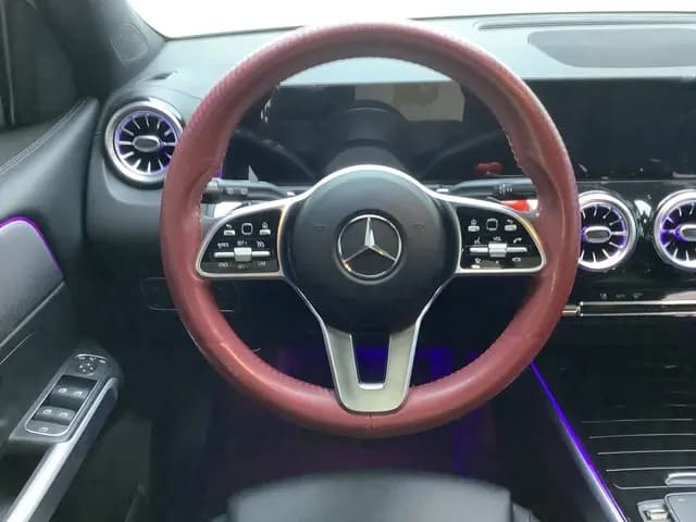 Mercedes-Benz GLB 2022 г. 45769 км. — фото 8