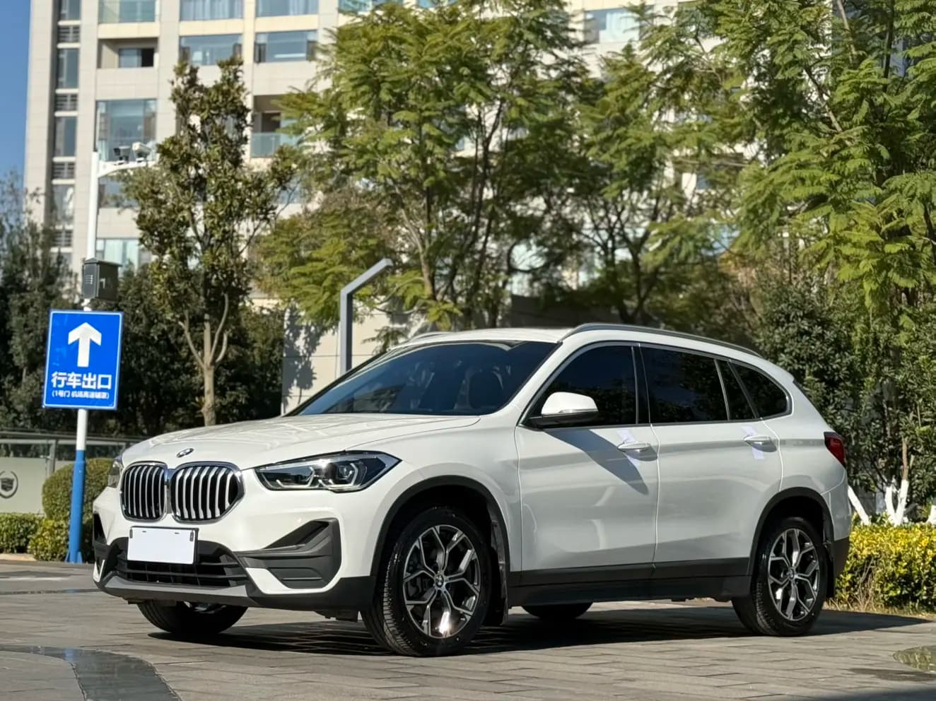 BMW X1 2022 г. 38135 км.
