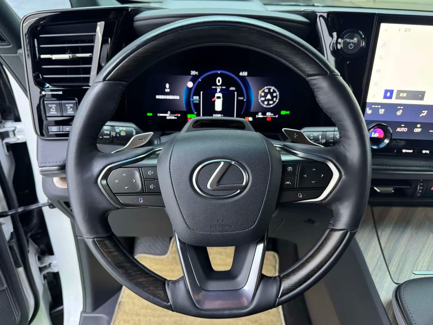 Lexus LM 2024 г. 22768 км. — фото 19