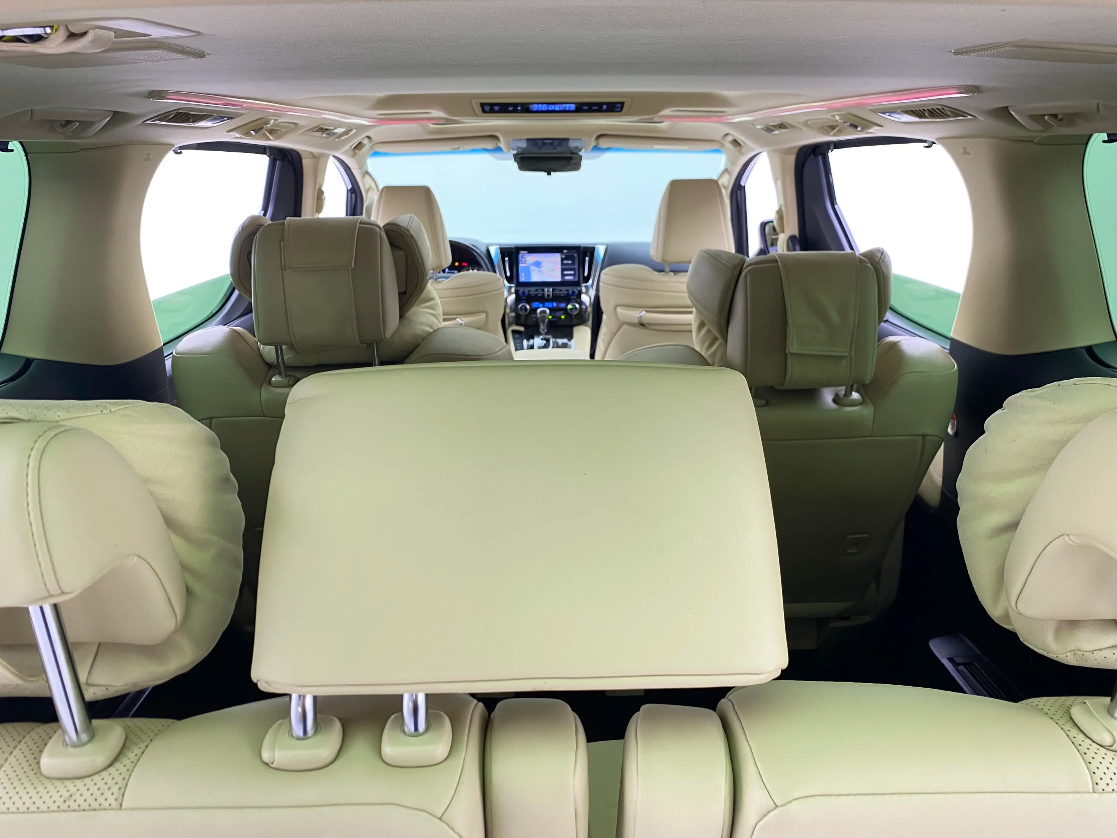 Toyota Alphard 2023 г. 38144 км. — фото 33
