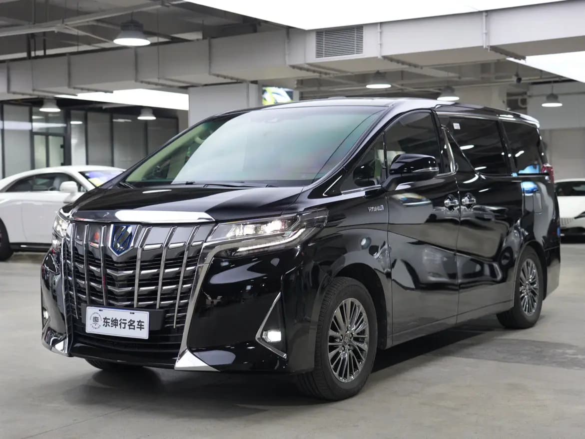 Toyota Alphard 2021 г. 57145 км.
