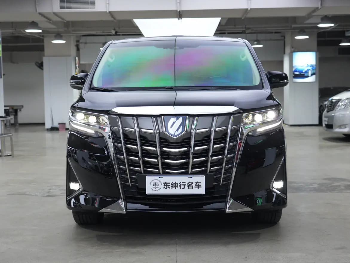 Toyota Alphard 2021 г. 57145 км. — фото 2