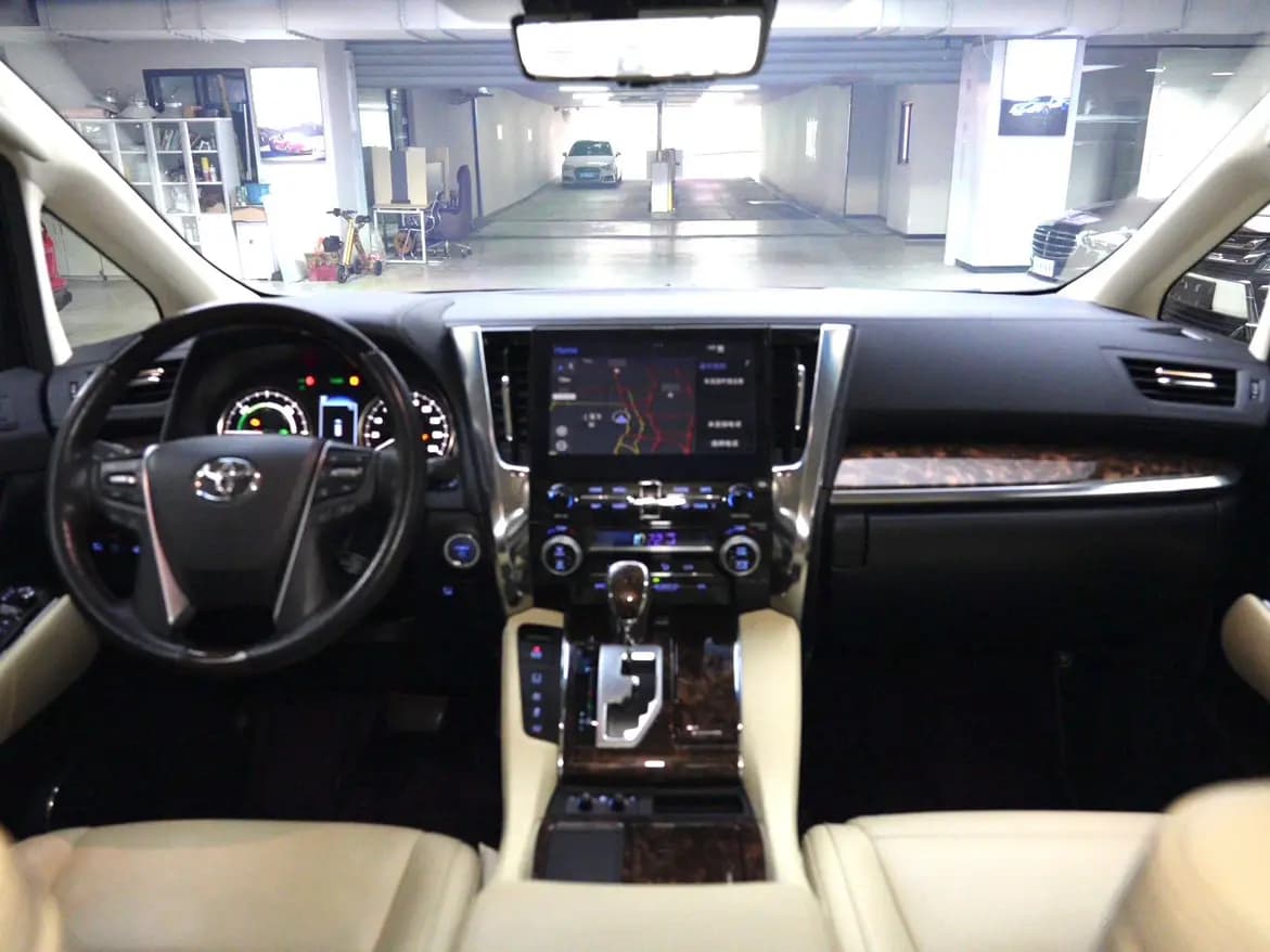Toyota Alphard 2021 г. 57145 км. — фото 15