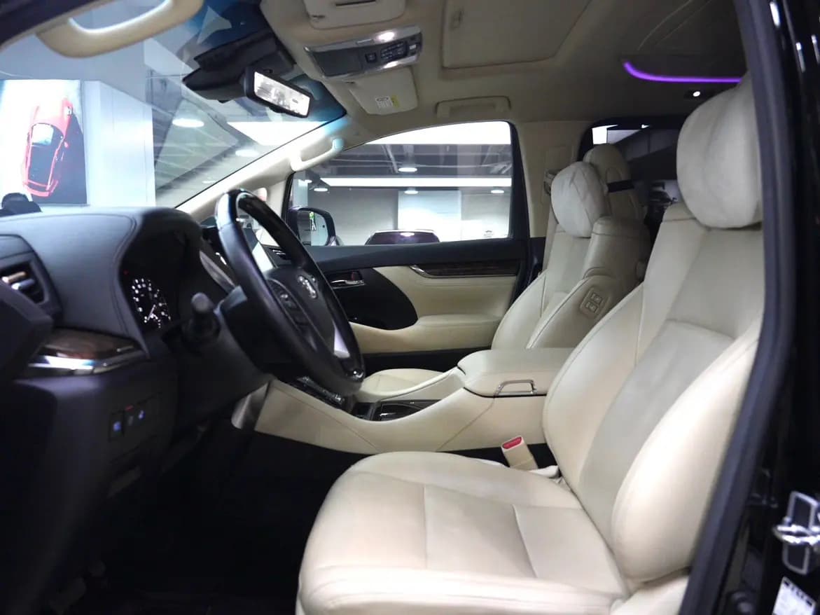 Toyota Alphard 2021 г. 57145 км. — фото 16