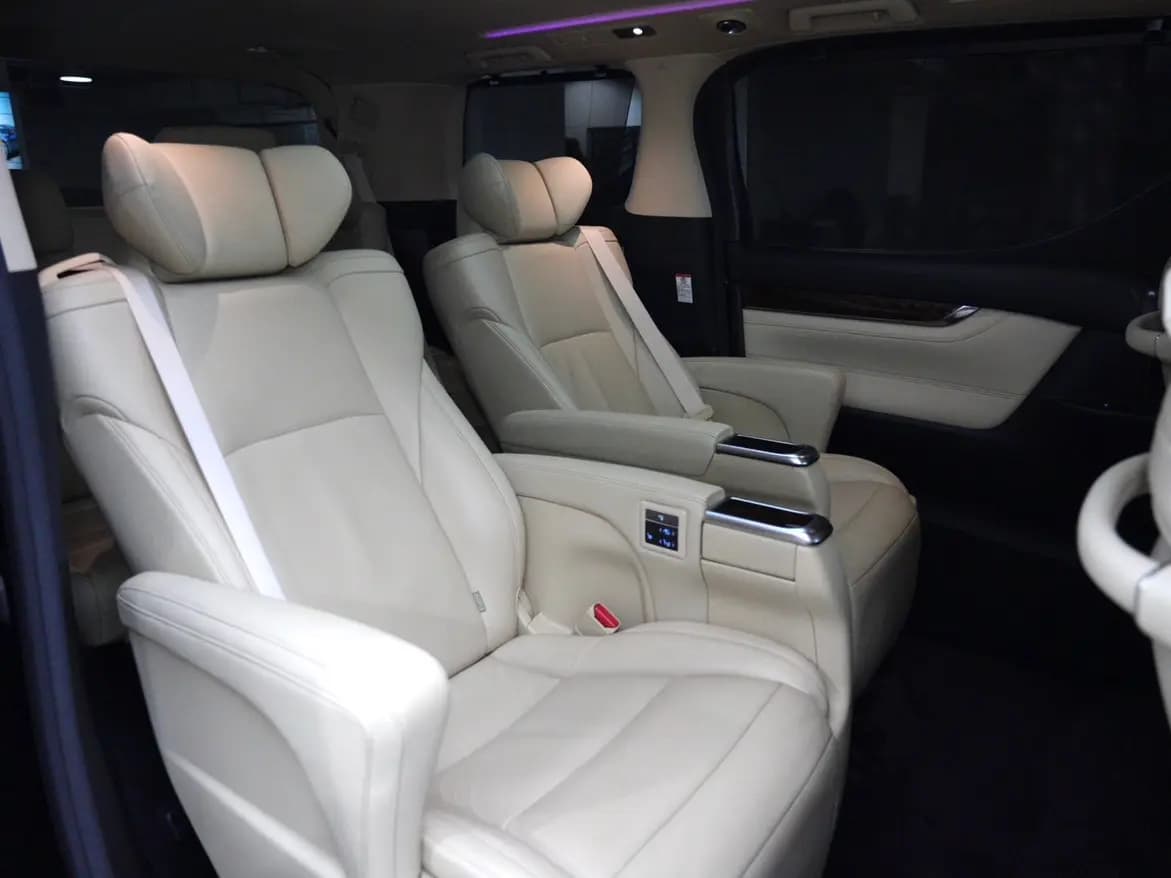 Toyota Alphard 2021 г. 57145 км. — фото 18