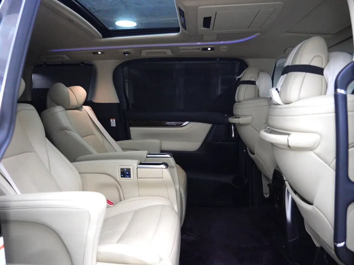 Toyota Alphard 2021 г. 57145 км. — фото 19