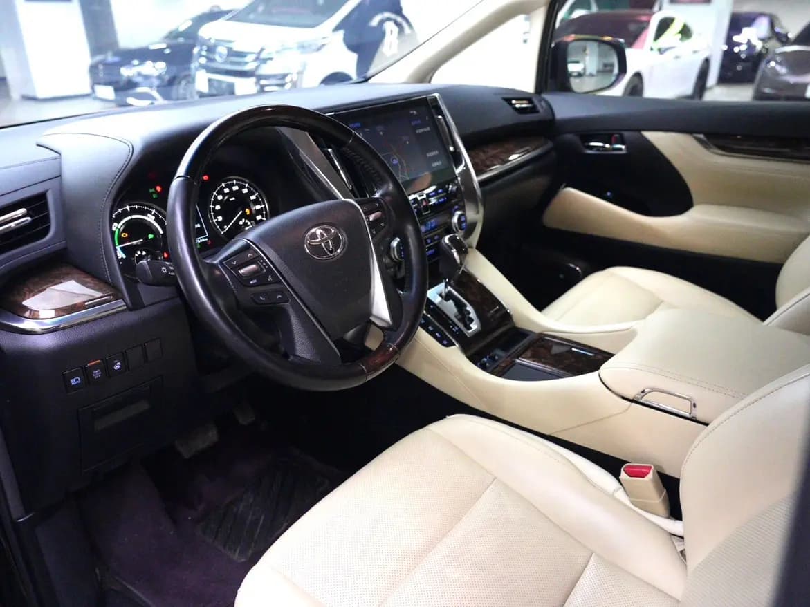 Toyota Alphard 2021 г. 57145 км. — фото 27