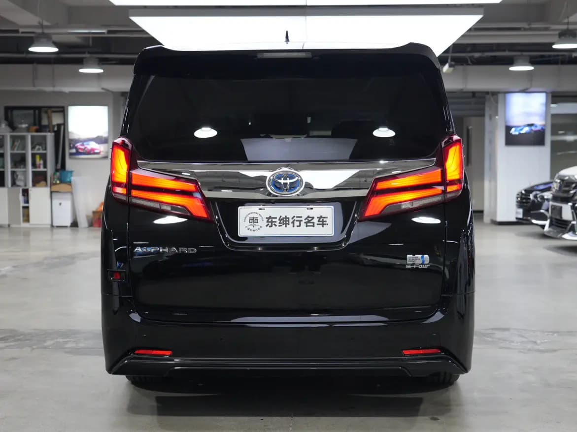 Toyota Alphard 2021 г. 57145 км. — фото 5