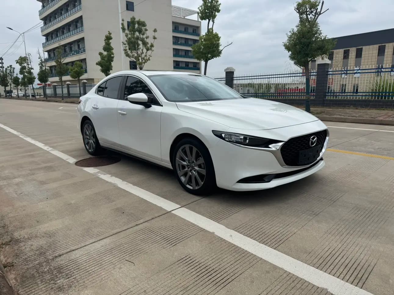 Mazda Axela 2022 г. 51133 км. — фото 3