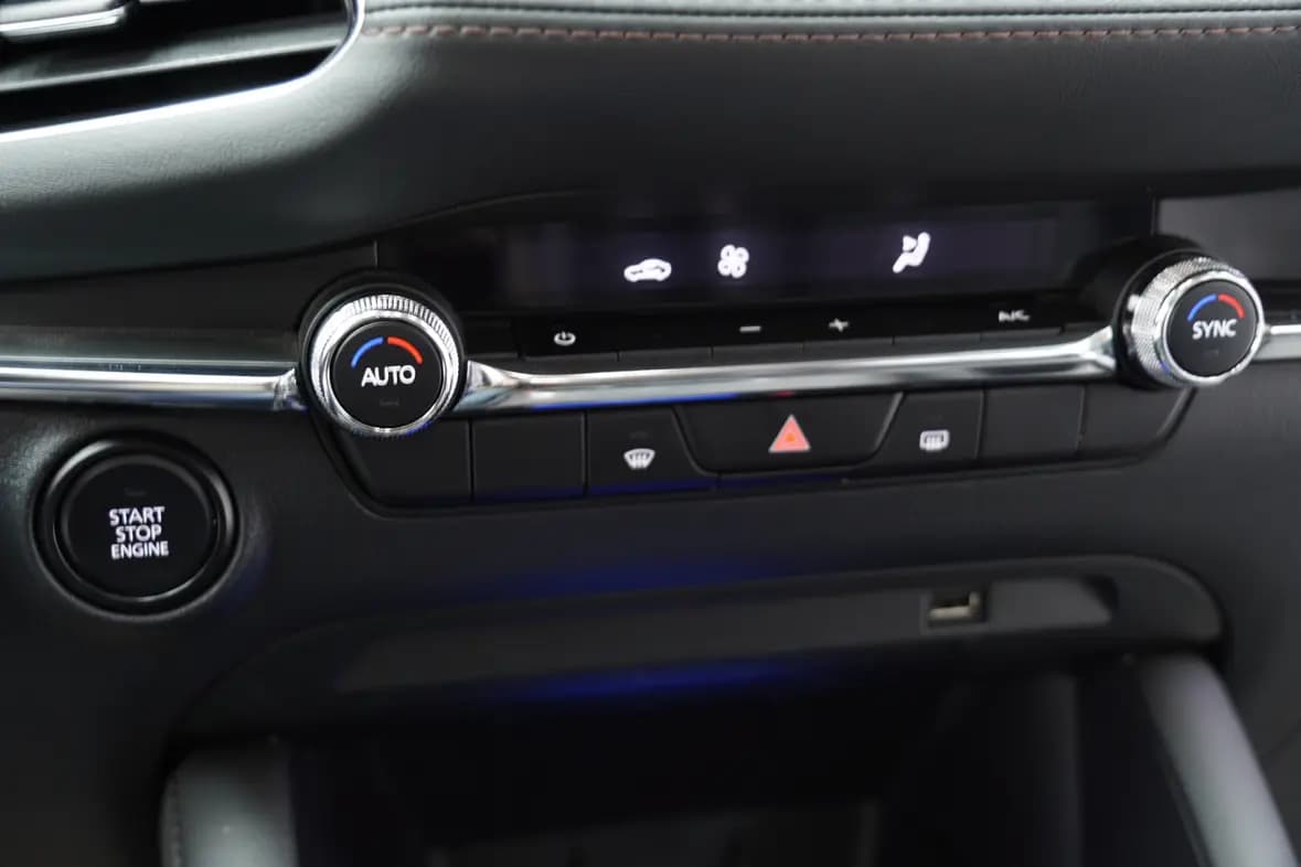 Mazda Axela 2021 г. 34083 км. — фото 10