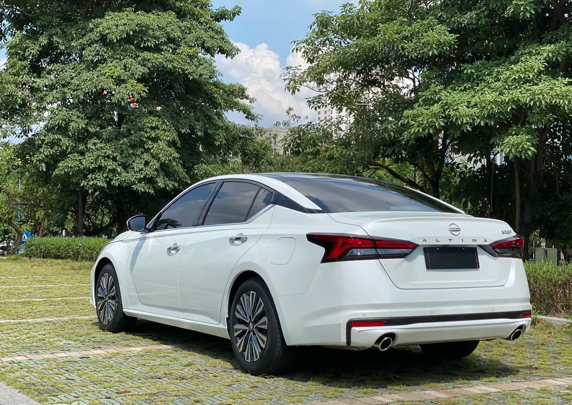 Nissan Altima 2023 г. 42049 км. — фото 4