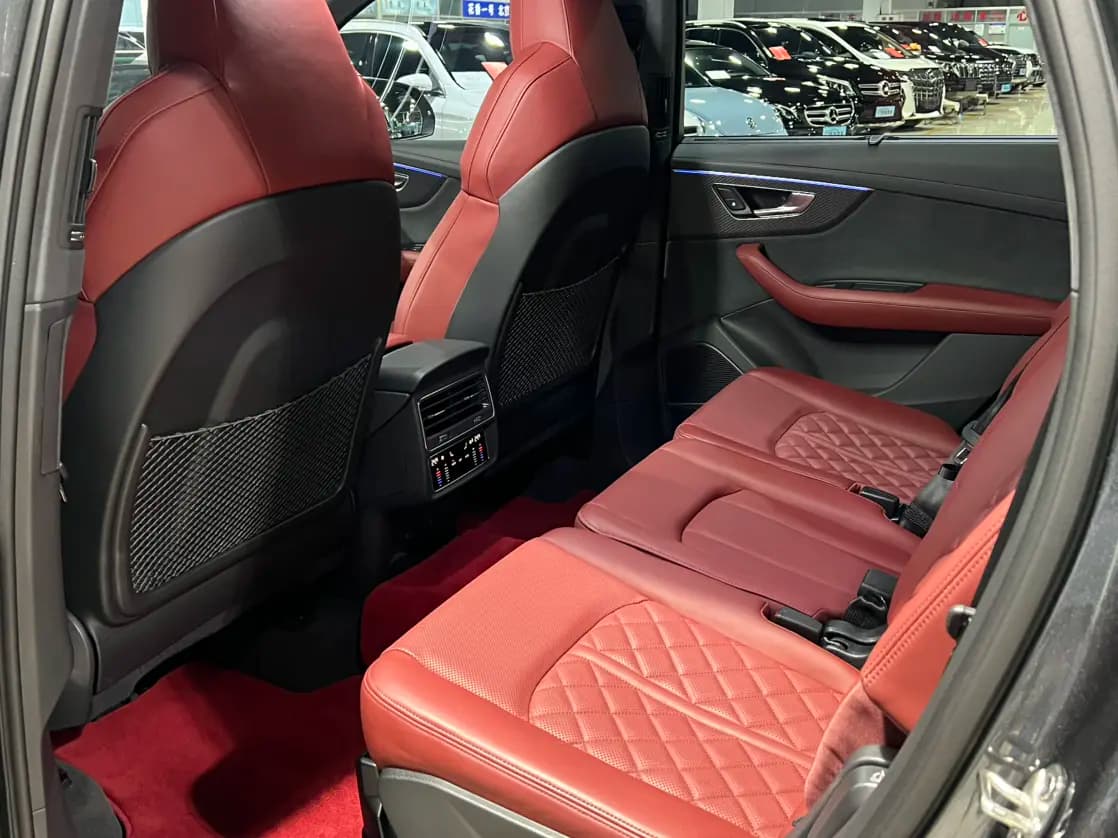 Audi SQ7 2024 г. 21142 км. — фото 21