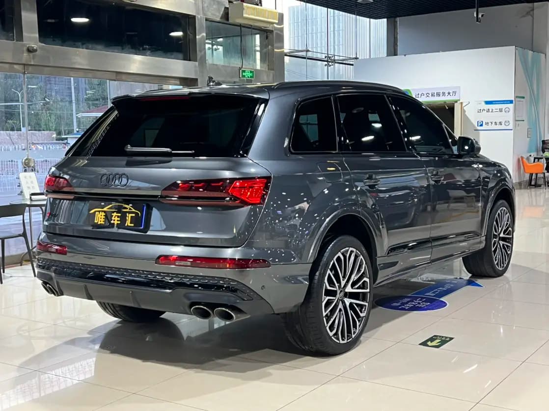 Audi SQ7 2024 г. 21142 км. — фото 6