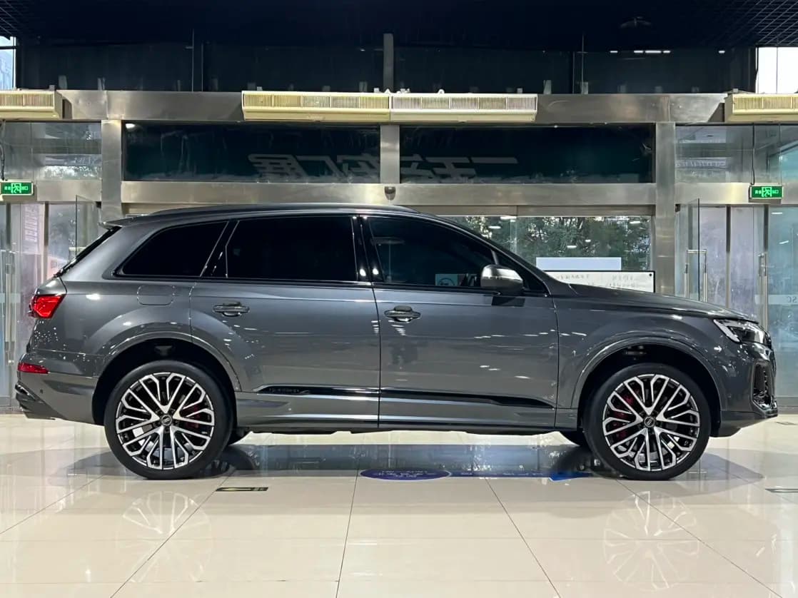 Audi SQ7 2024 г. 21142 км. — фото 7