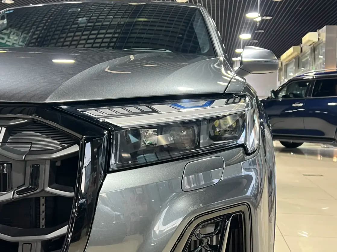 Audi SQ7 2024 г. 21142 км. — фото 9