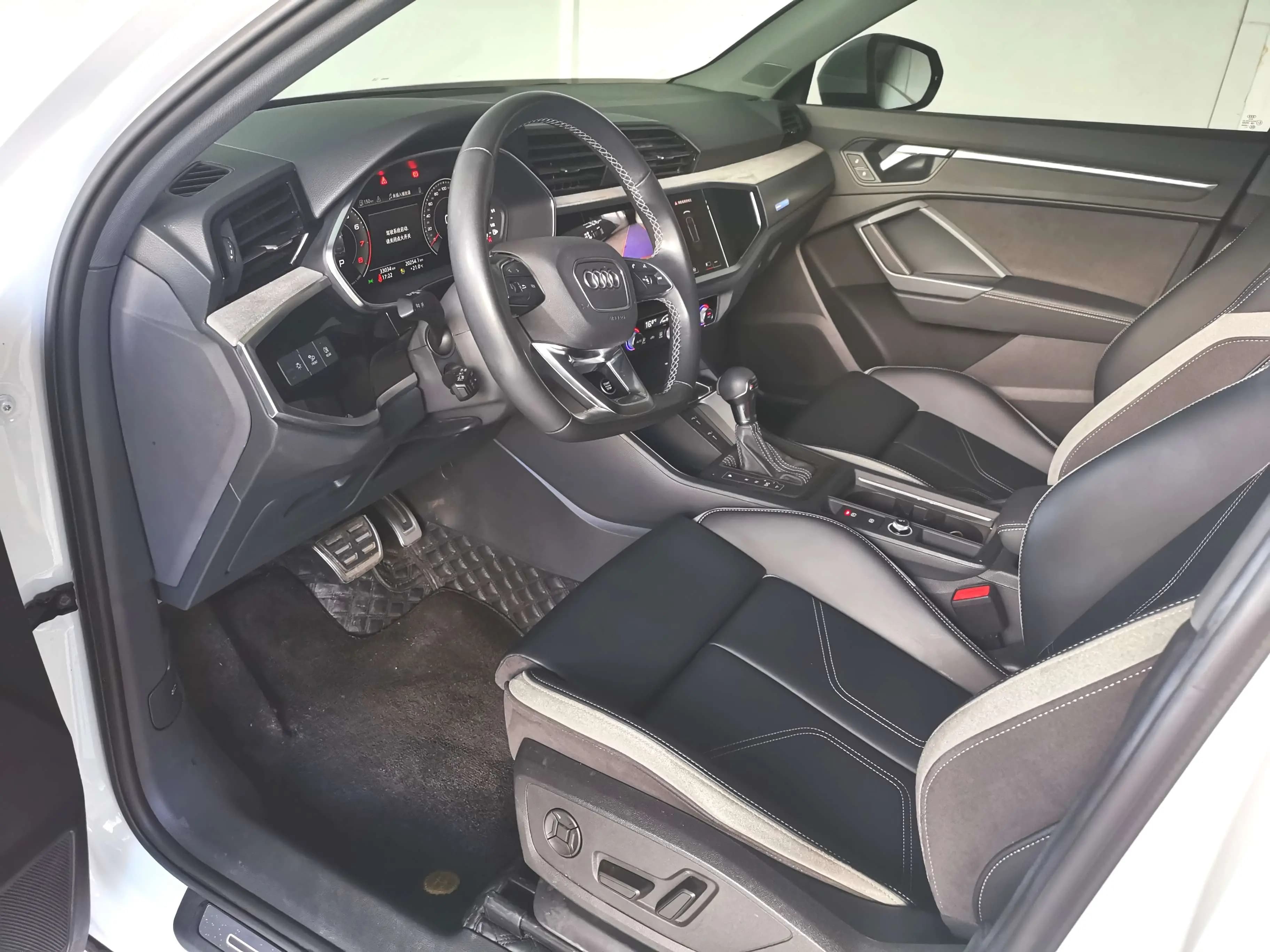 Audi Q3 2023 г. 33131 км. — фото 12