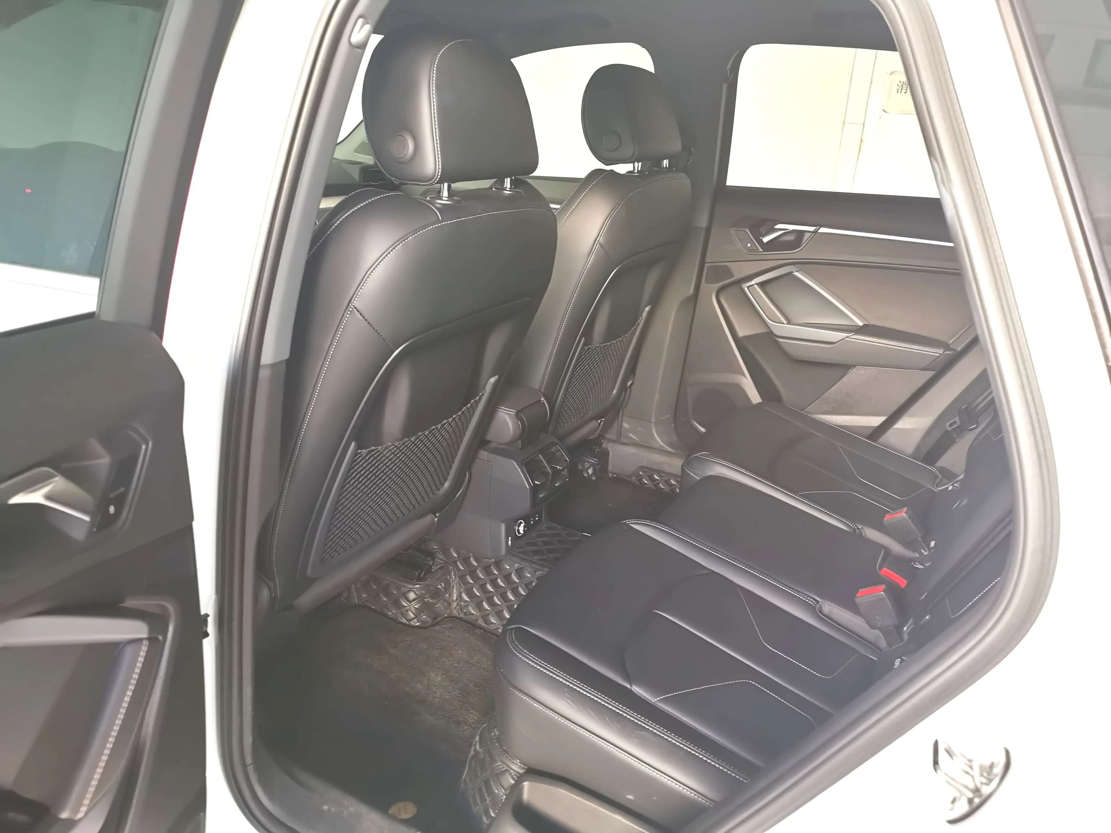 Audi Q3 2023 г. 33131 км. — фото 13