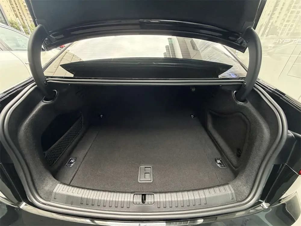 Audi A6L 2024 г. 6806 км. — фото 14