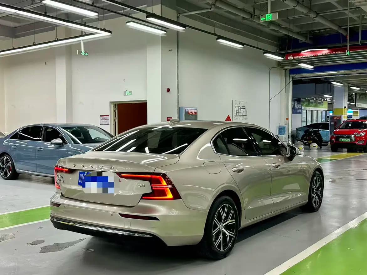 Volvo S60 2023 г. 22012 км. — фото 6