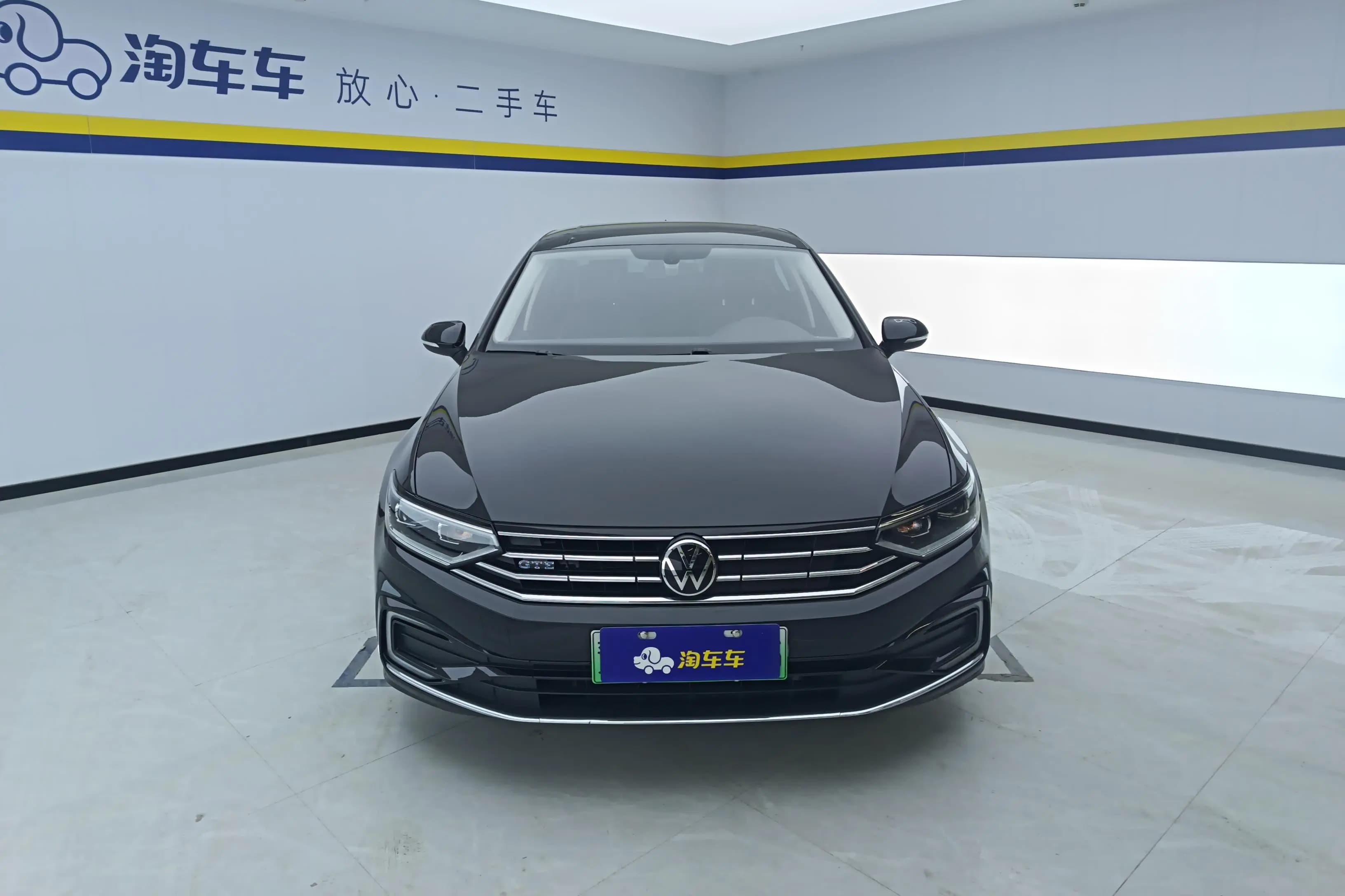 Volkswagen Magotan GTE 2023 г. 53581 км. — фото 2