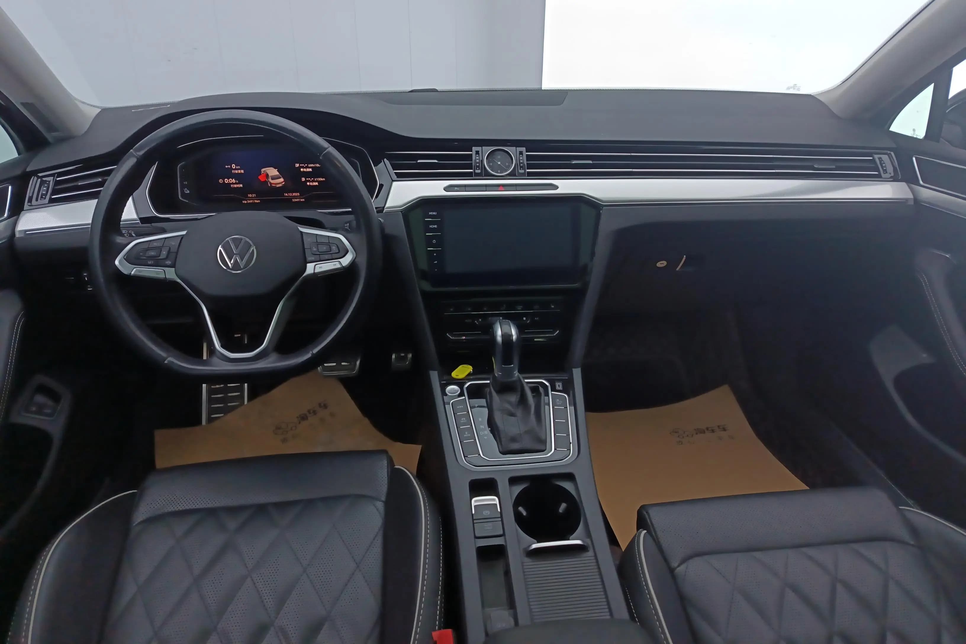 Volkswagen Magotan GTE 2023 г. 53581 км. — фото 12