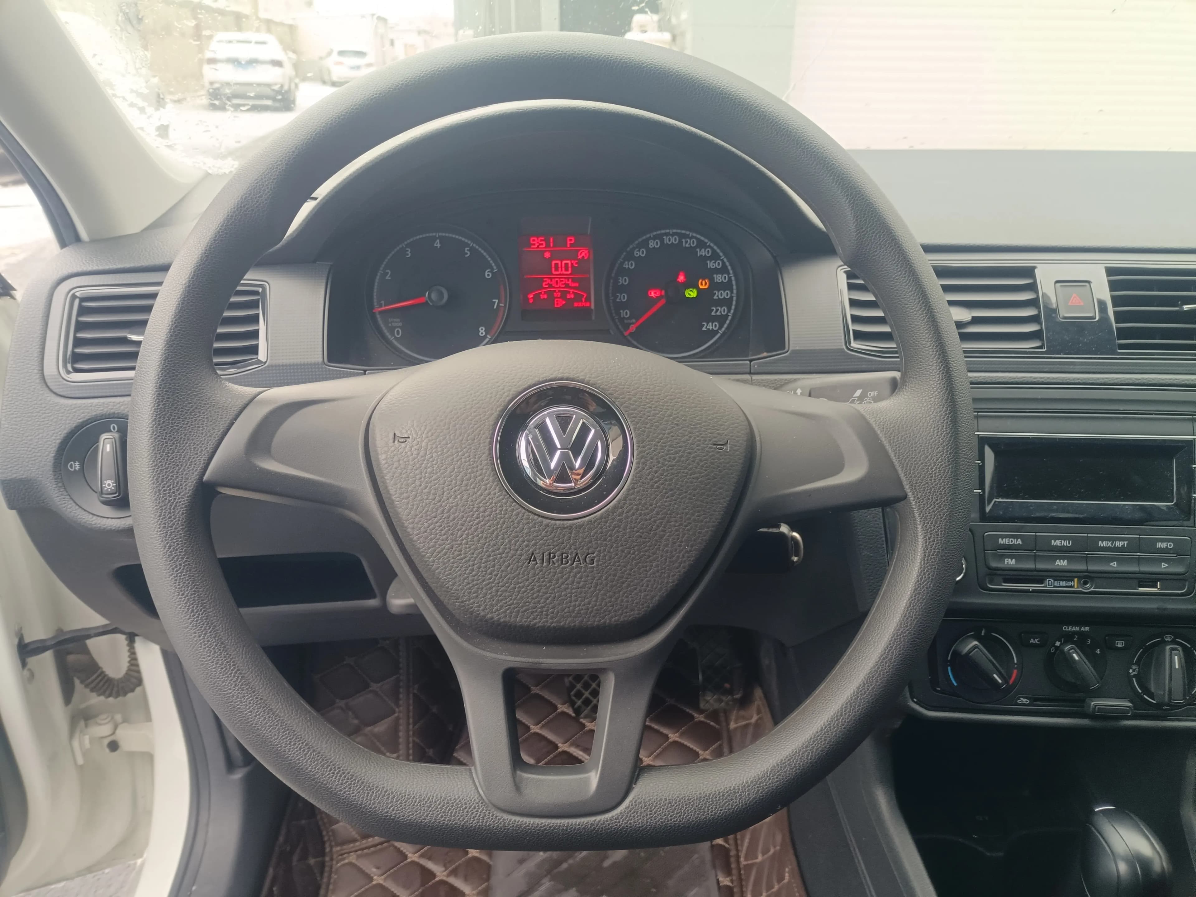 Volkswagen Santana 2022 г. 24090 км. — фото 8