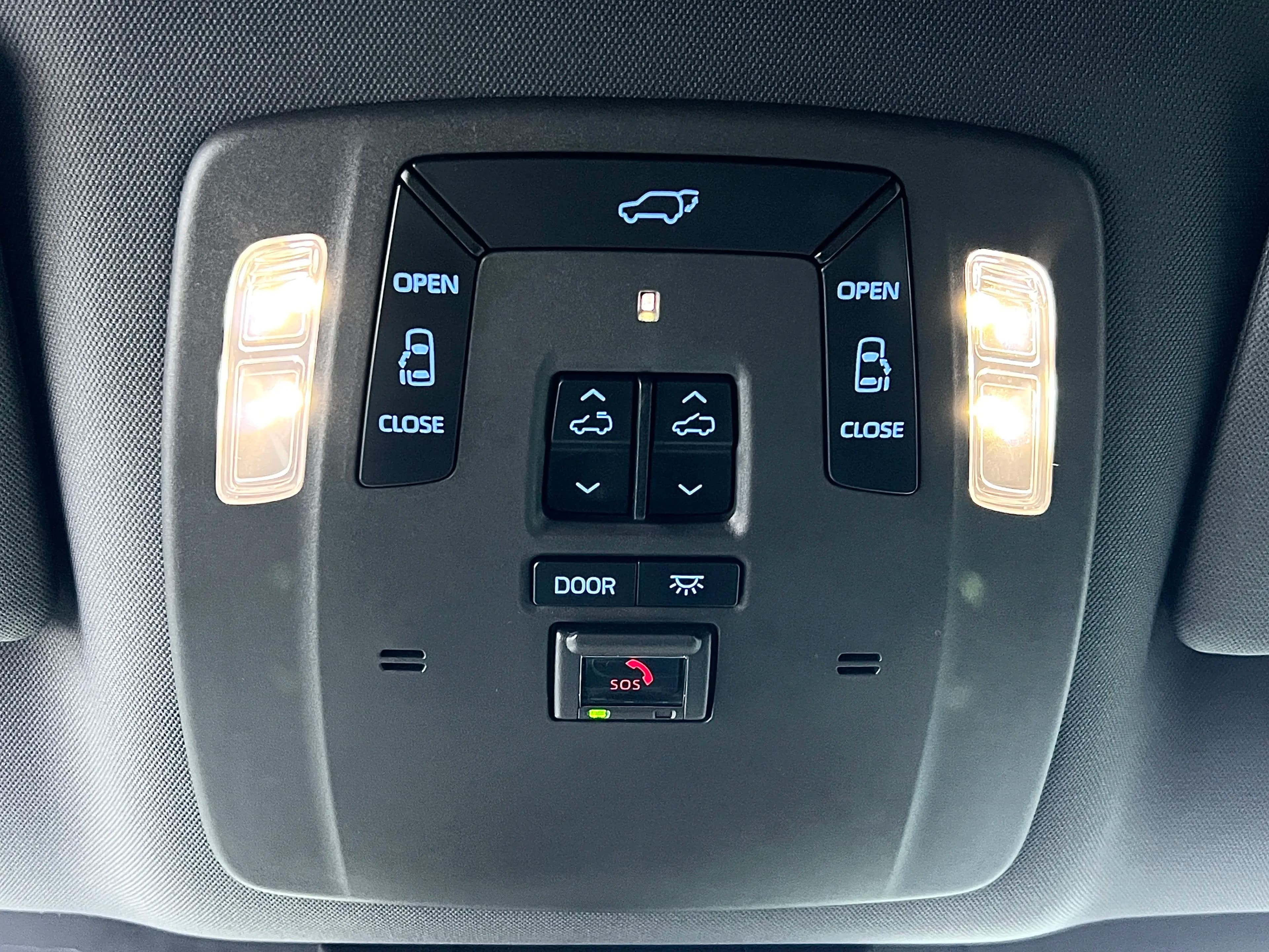 Toyota Sienna 2022 г. 70043 км. — фото 11