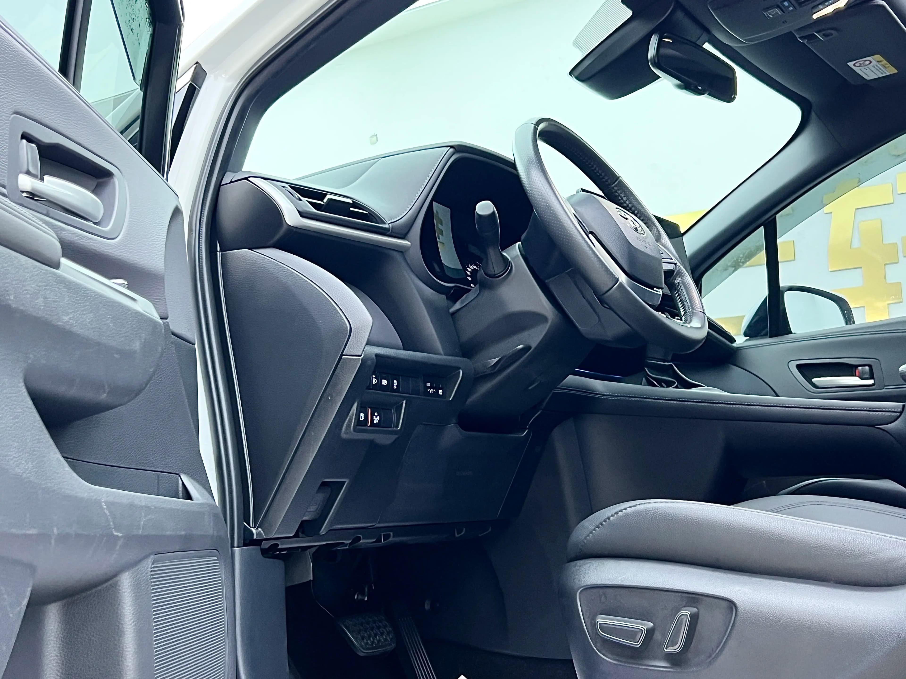 Toyota Sienna 2022 г. 70043 км. — фото 18