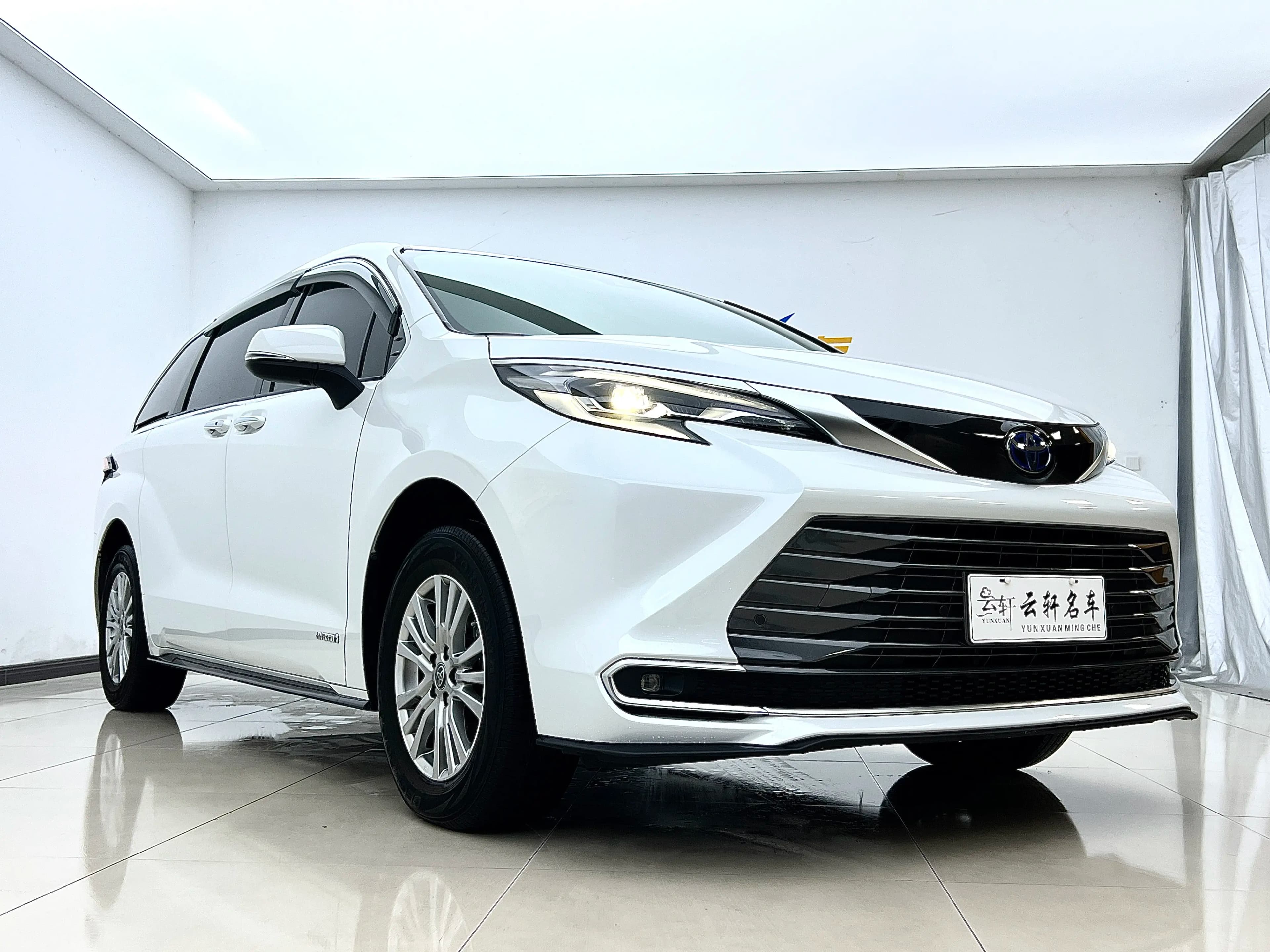 Toyota Sienna 2022 г. 70043 км. — фото 3