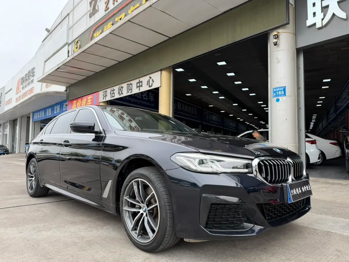 BMW 5 Series 2022 г. 60131 км. — фото 3