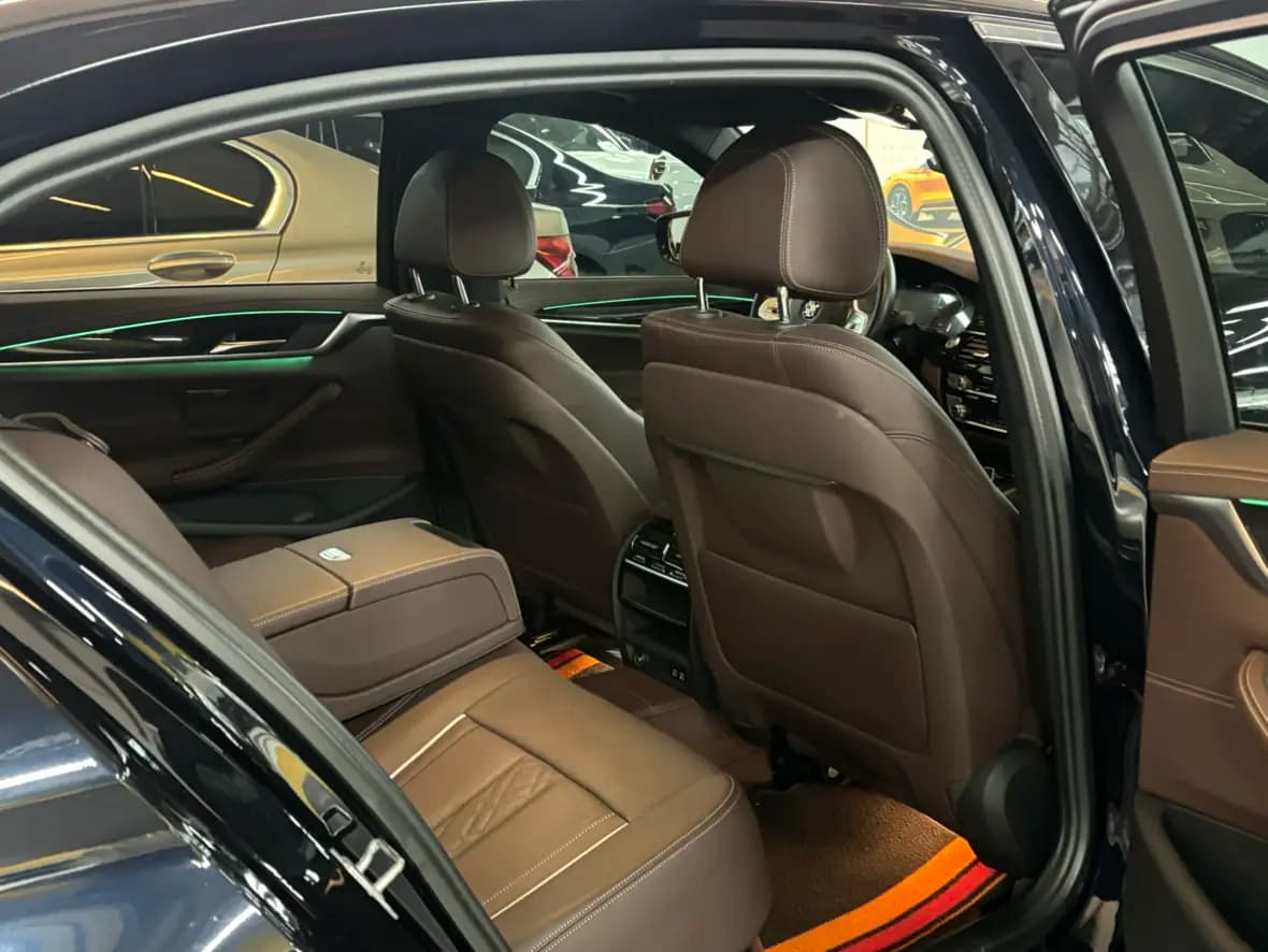 BMW 5 Series 2023 г. 31130 км. — фото 11