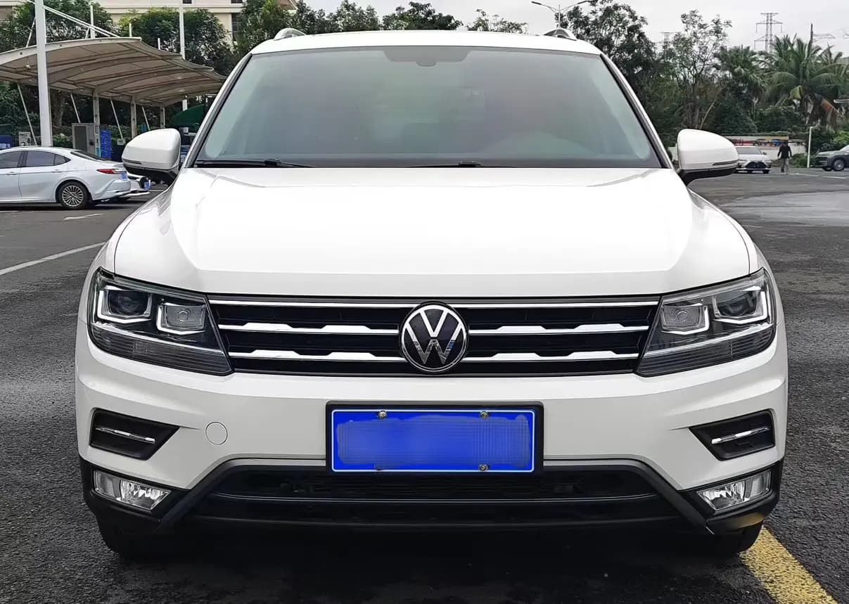 Volkswagen Tiguan L 2021 г. 45021 км. — фото 2