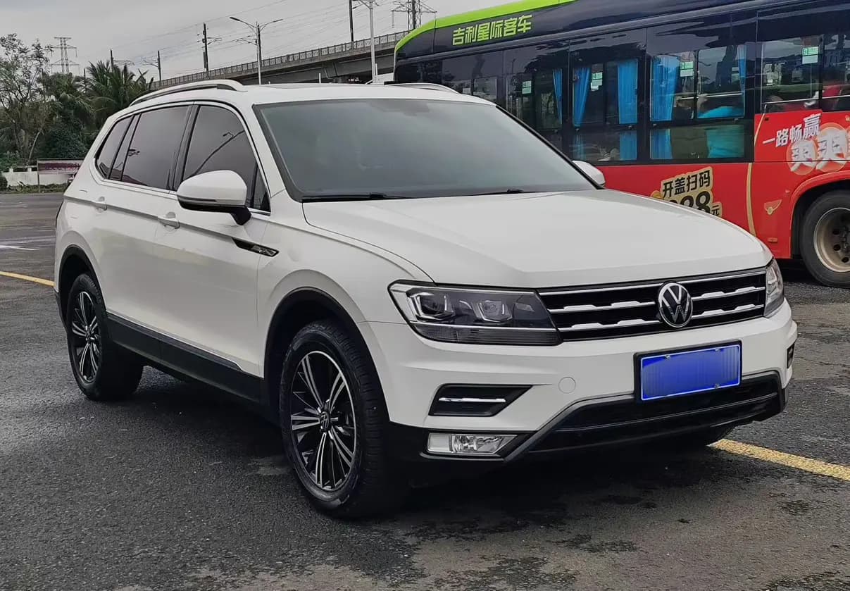 Volkswagen Tiguan L 2021 г. 45021 км. — фото 3